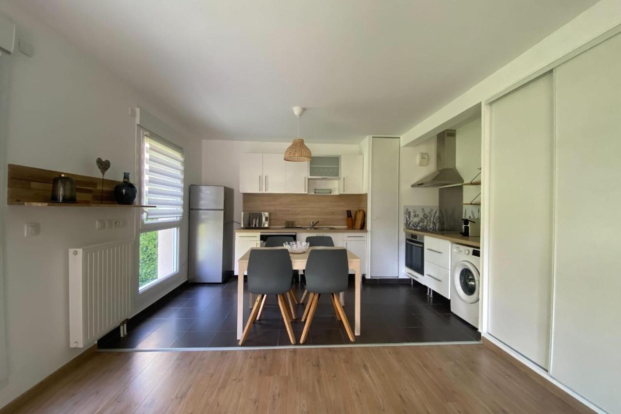 Spacious And Bright Nest In เอรูวิลล์-แซ็งต์-แคลร์ ภายนอก รูปภาพ